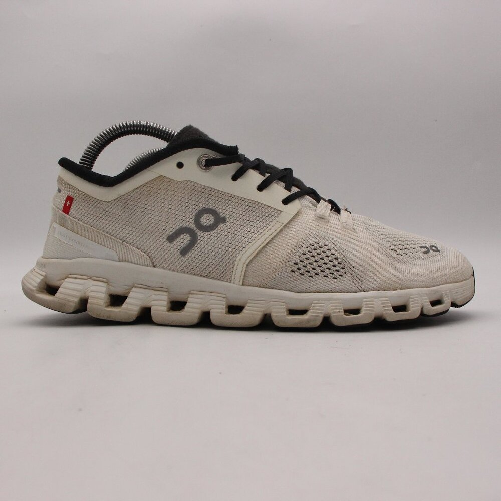 On Running Cloud 5 Men’s Size 7 White Athletic Running Walking Shoes Sneakers